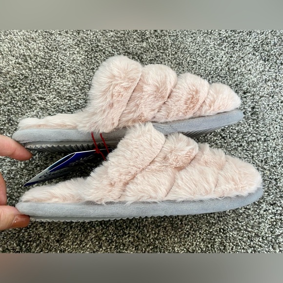 Deluxe by Dearfoam slippers. Size S (5-6) NWT - Picture 4 of 5